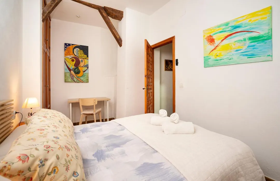 Charming Spacious Albayzin Apartment-1